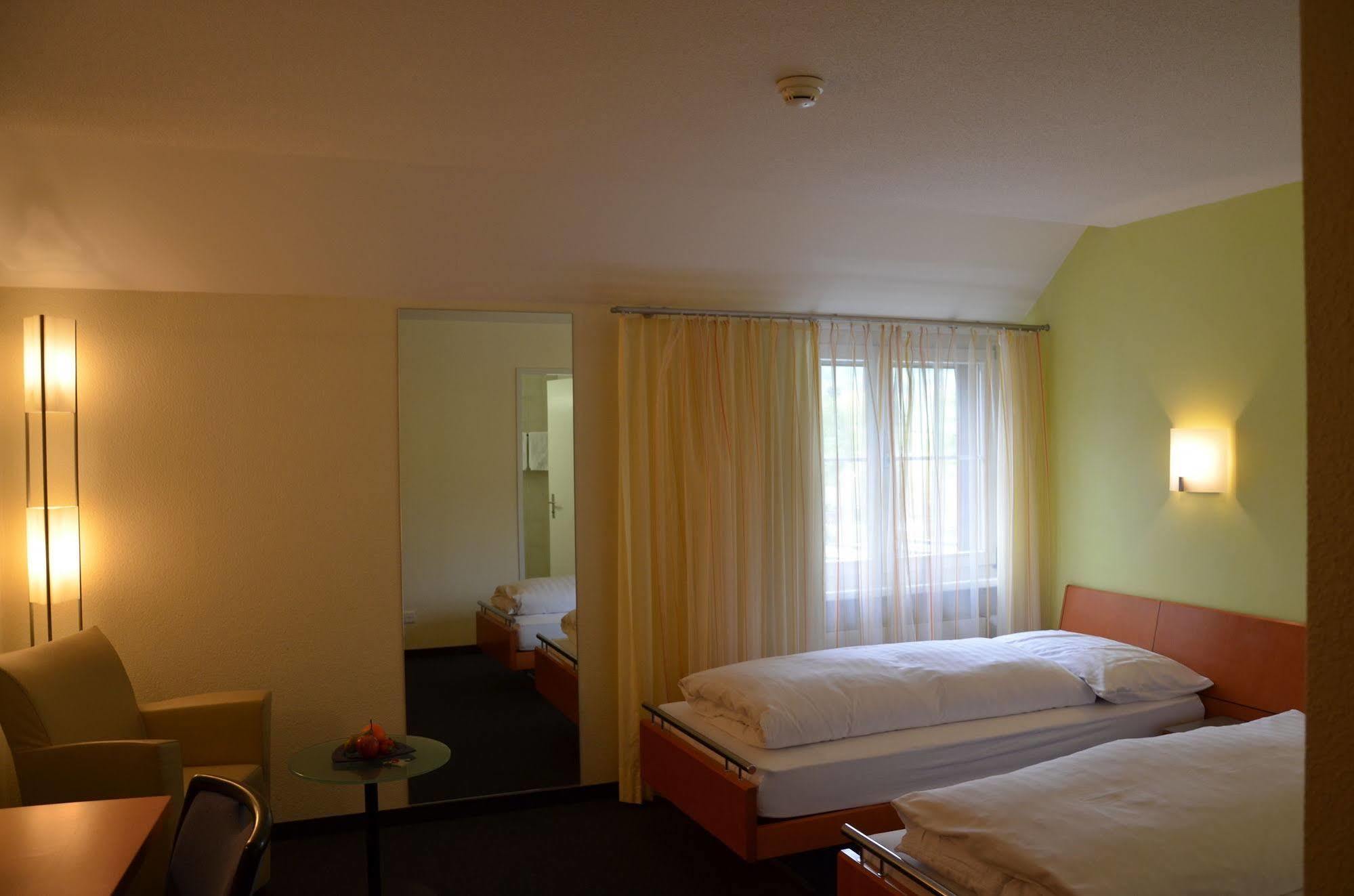 Hotel Urs Und Viktor Bettlach 외부 사진